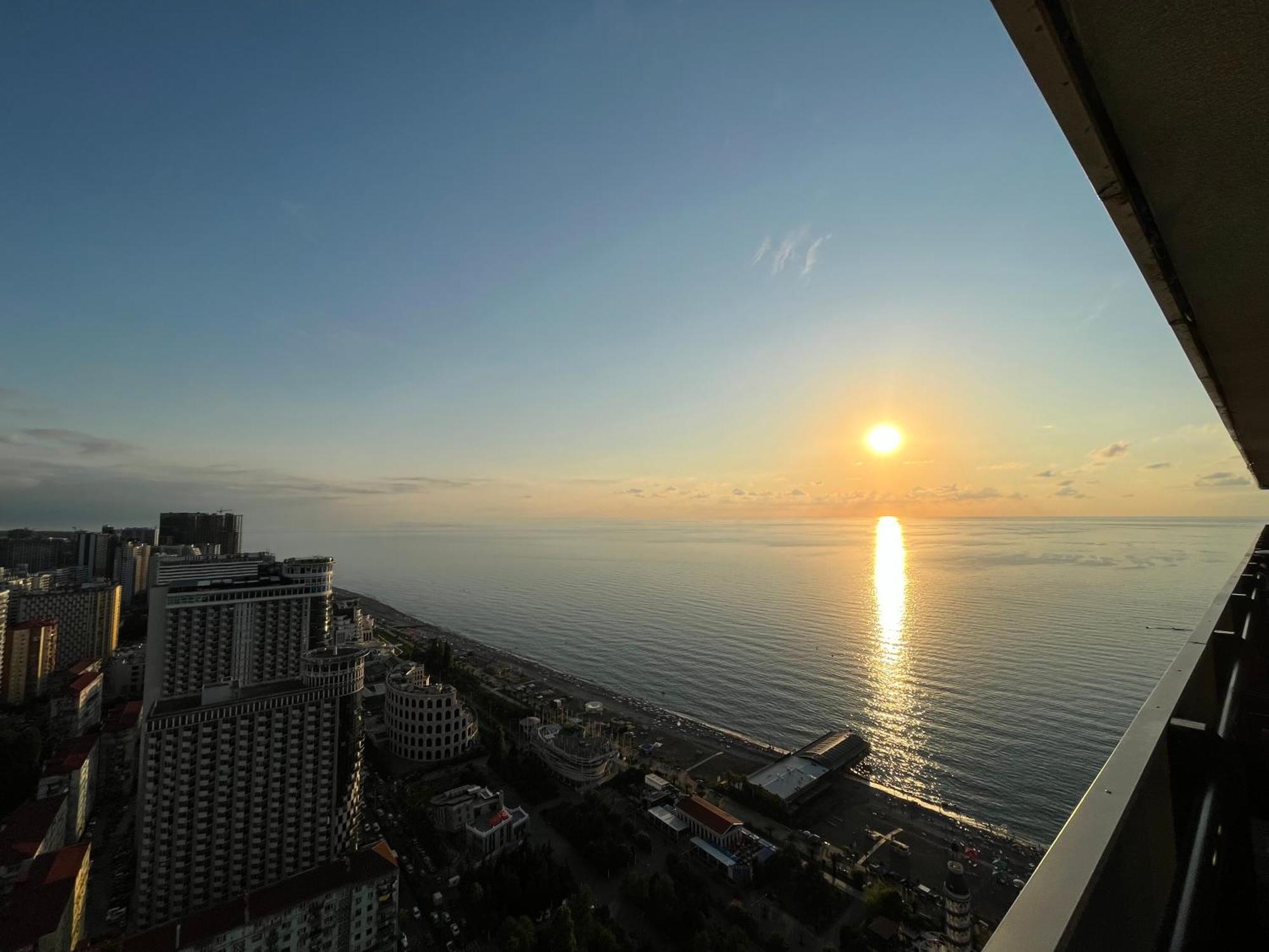 באטומי Orbi City Sun Tower 43 Floor מראה חיצוני תמונה